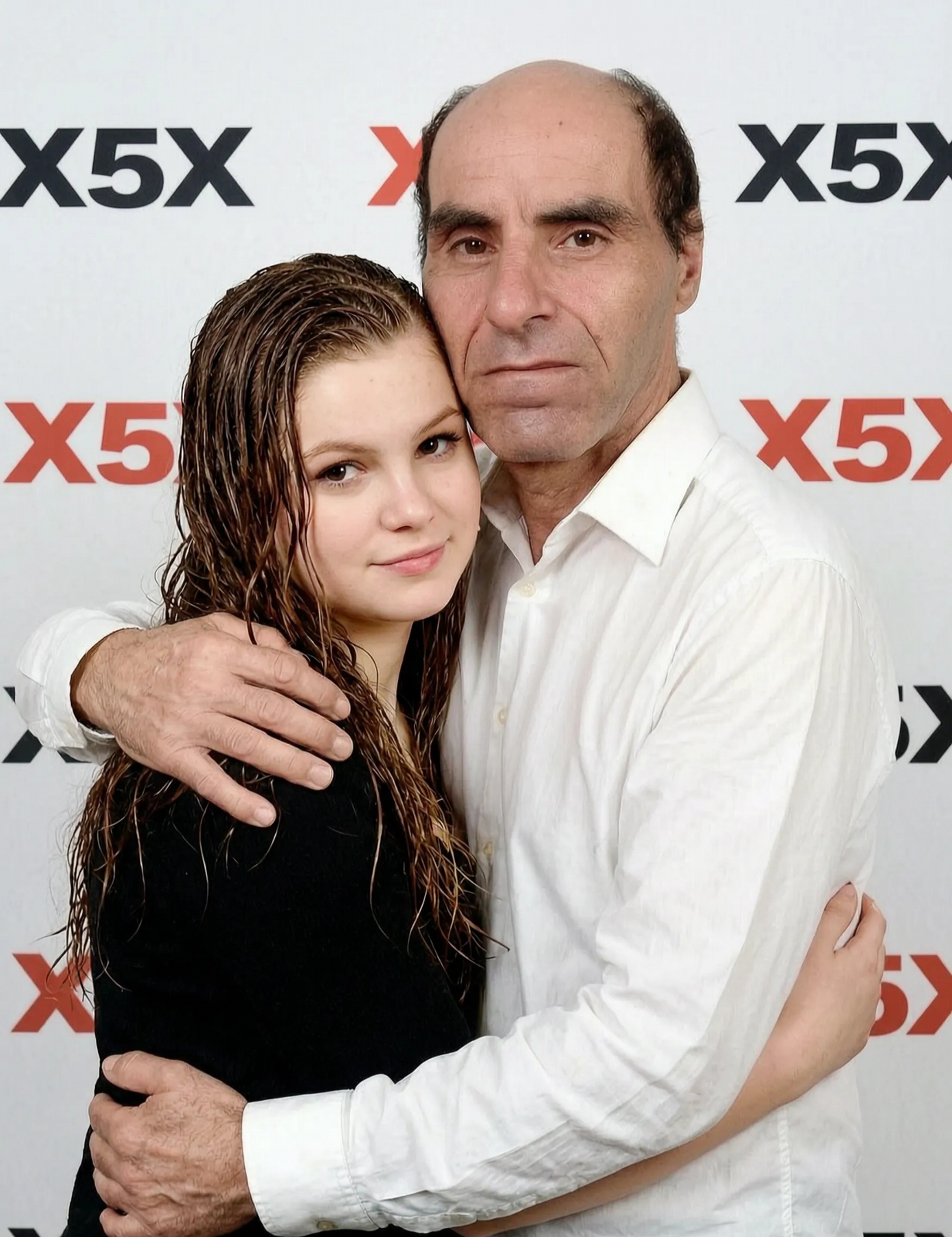 Exclusive leaks from the x5x website: Omar, a pornographic photographer, and model Mishka Yulia, 200