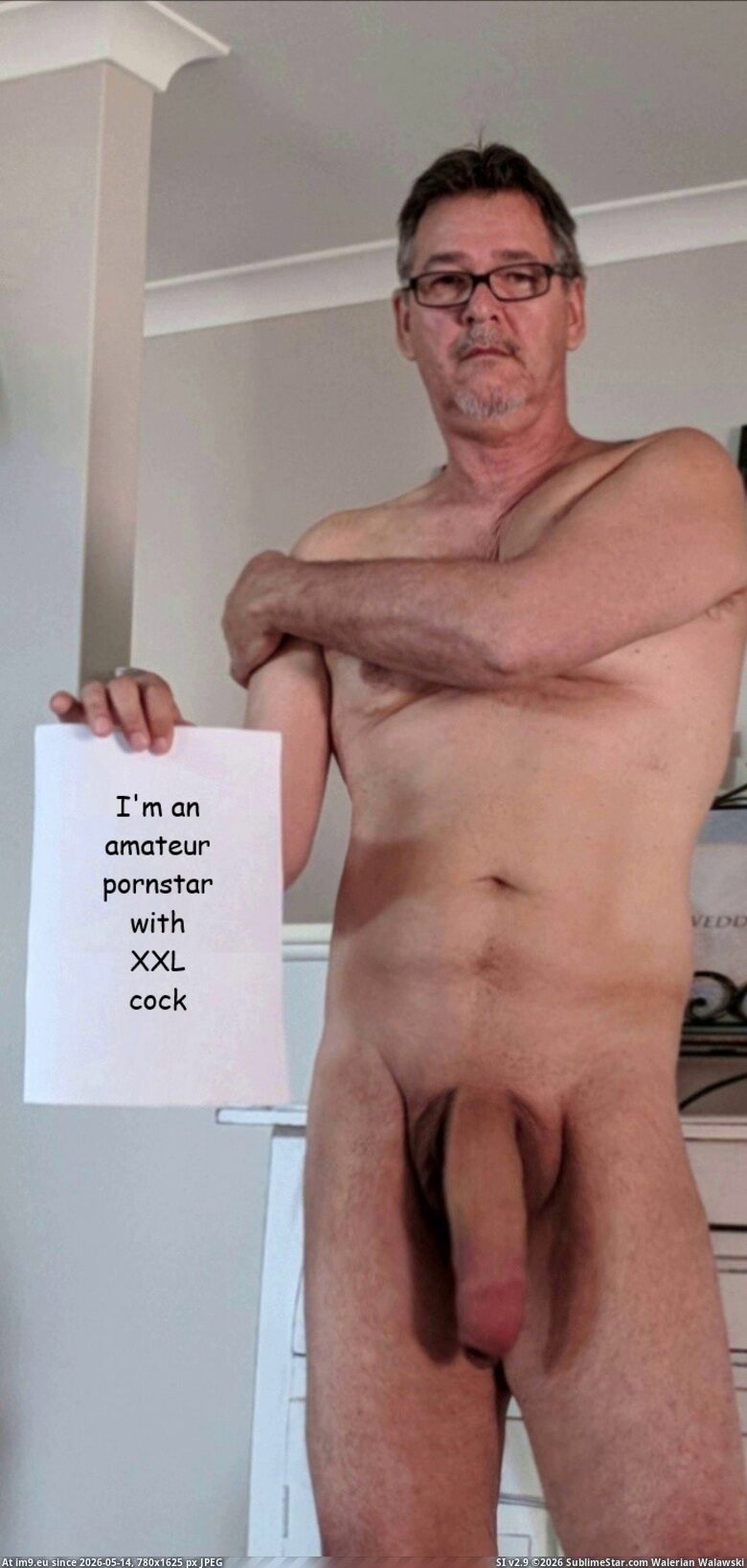 Ric flashing cock