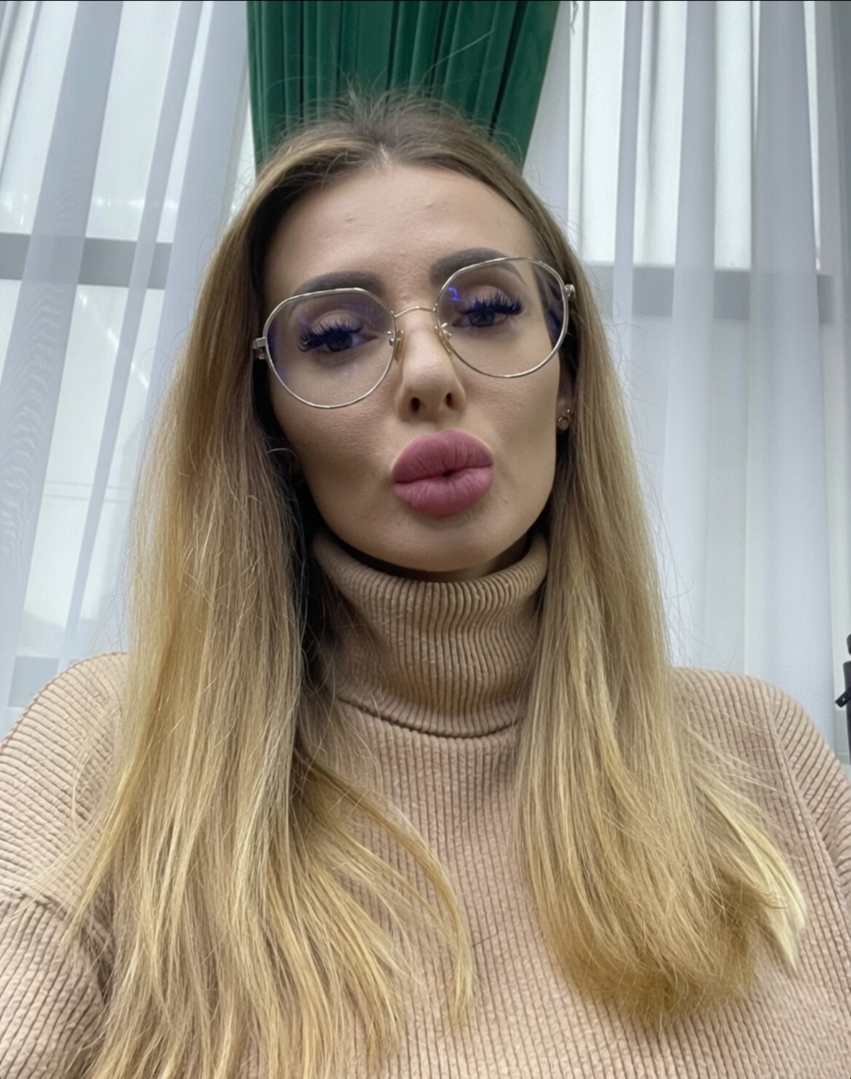 romanian bimbo slut