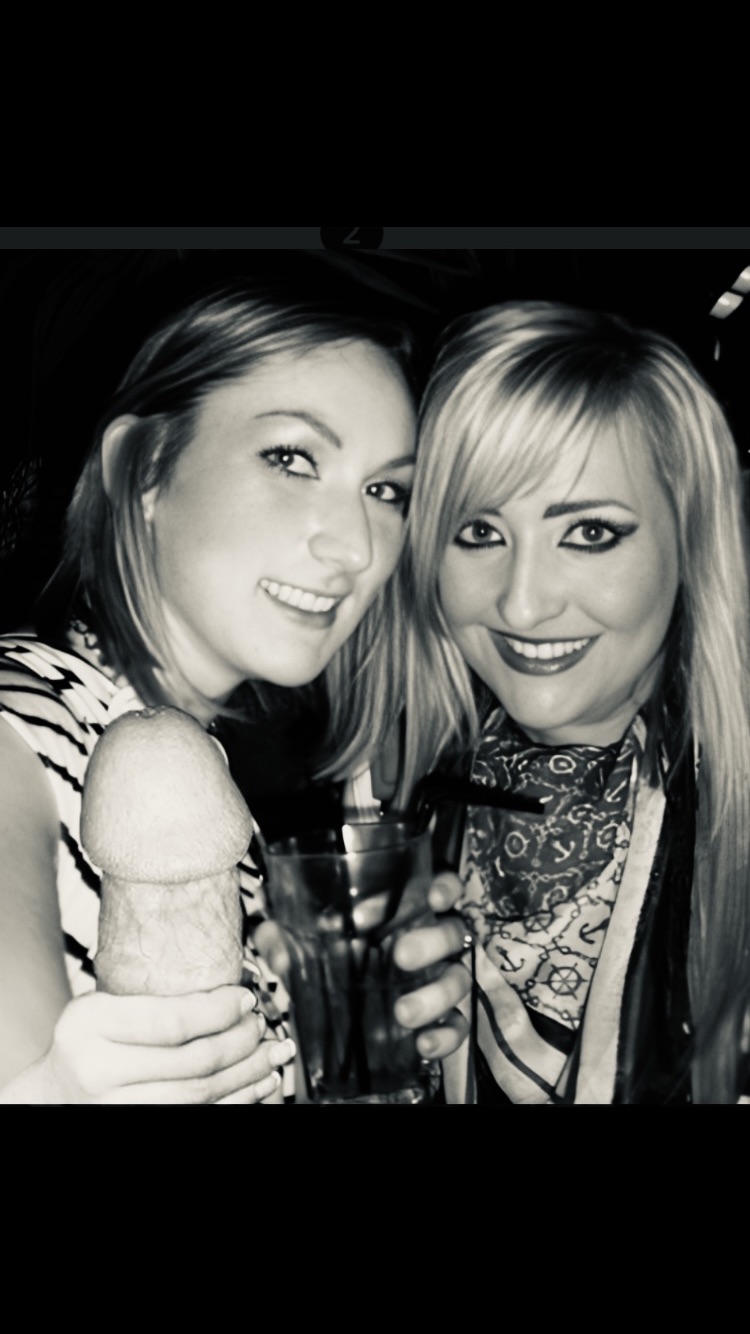 Melissa boyer with her friend