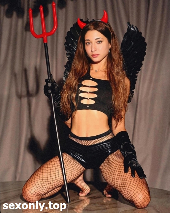 polyypuppyy lydiaxmoon Miley Kinky