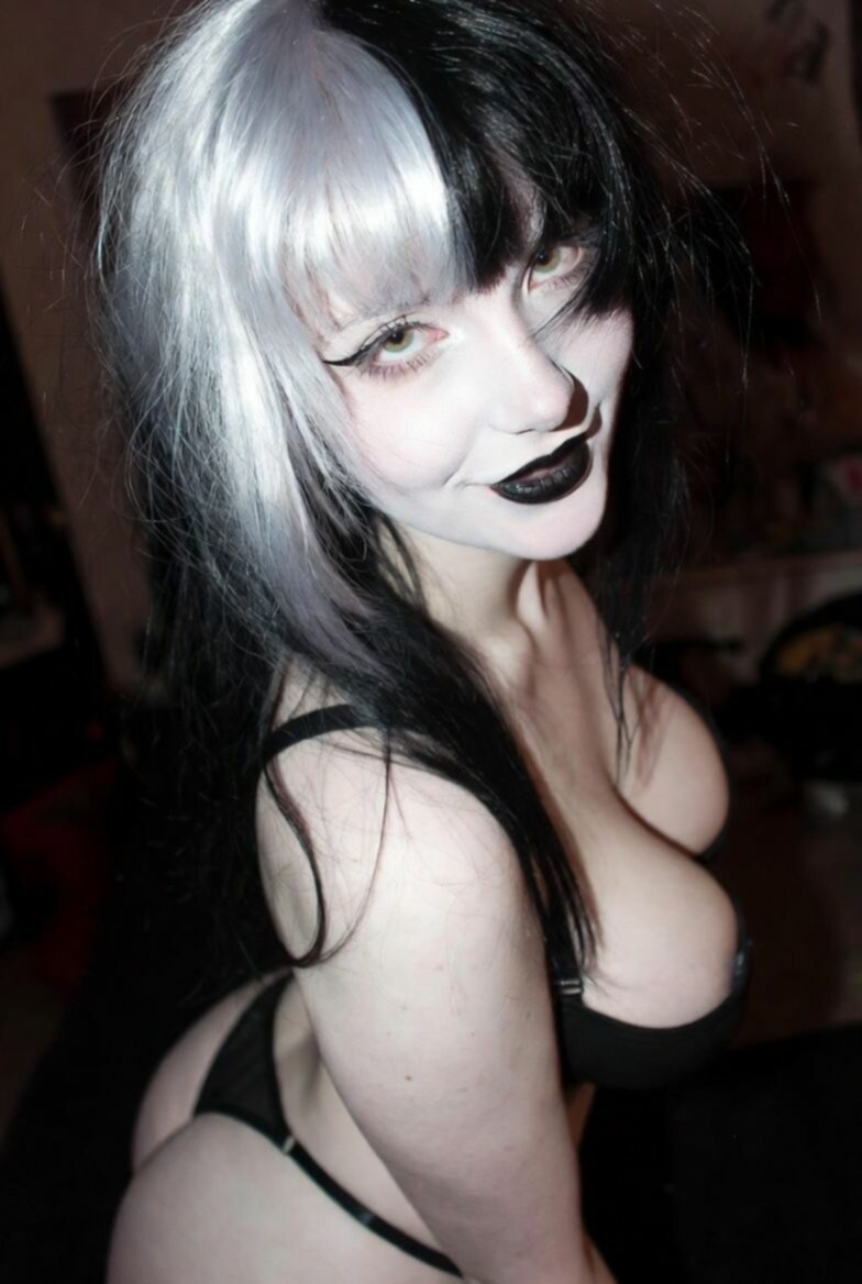 Goth slut