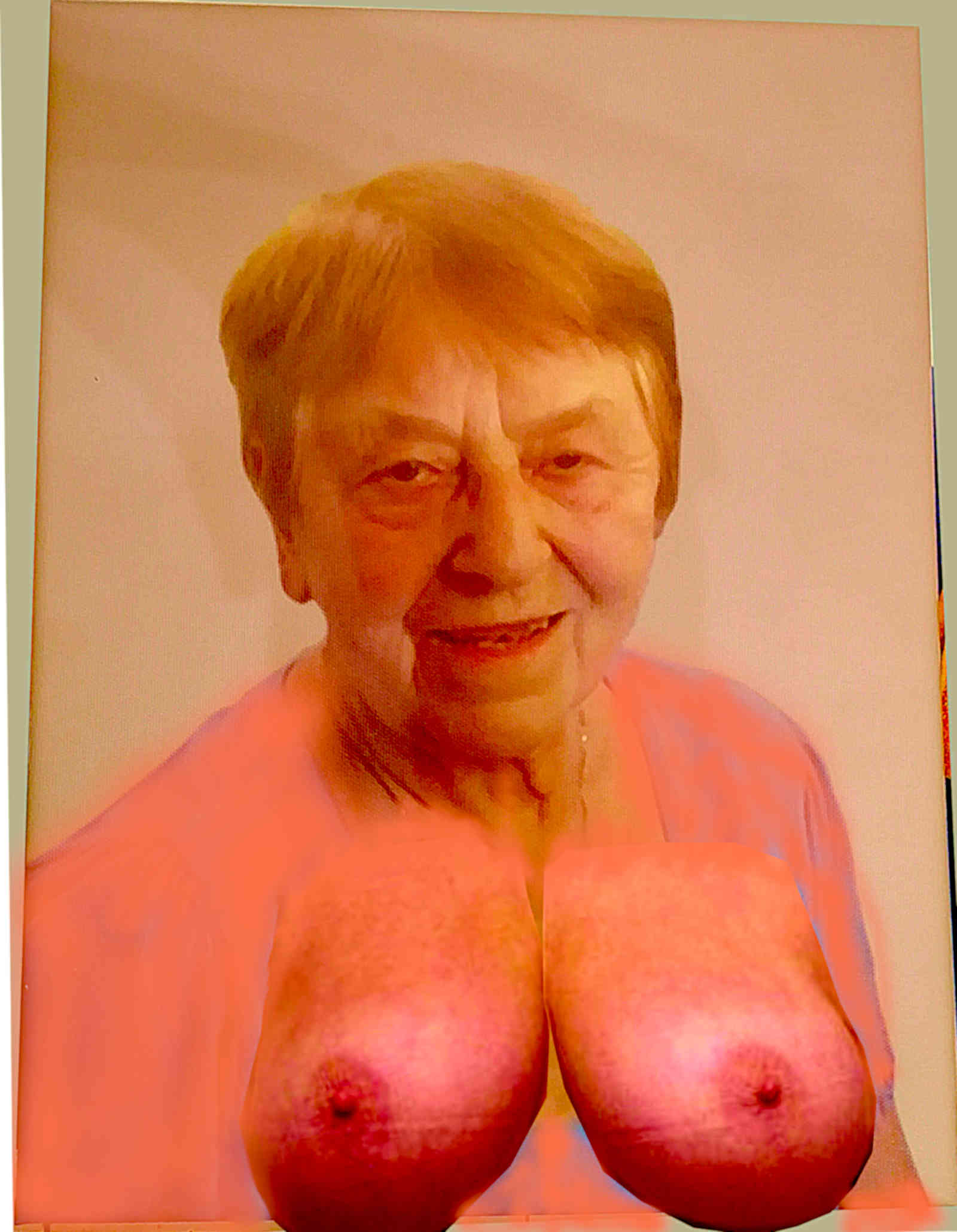 dreckige heiße Oma-Schlampe Ruth Hüttner aus Erfurt. In den Mund wichsen!