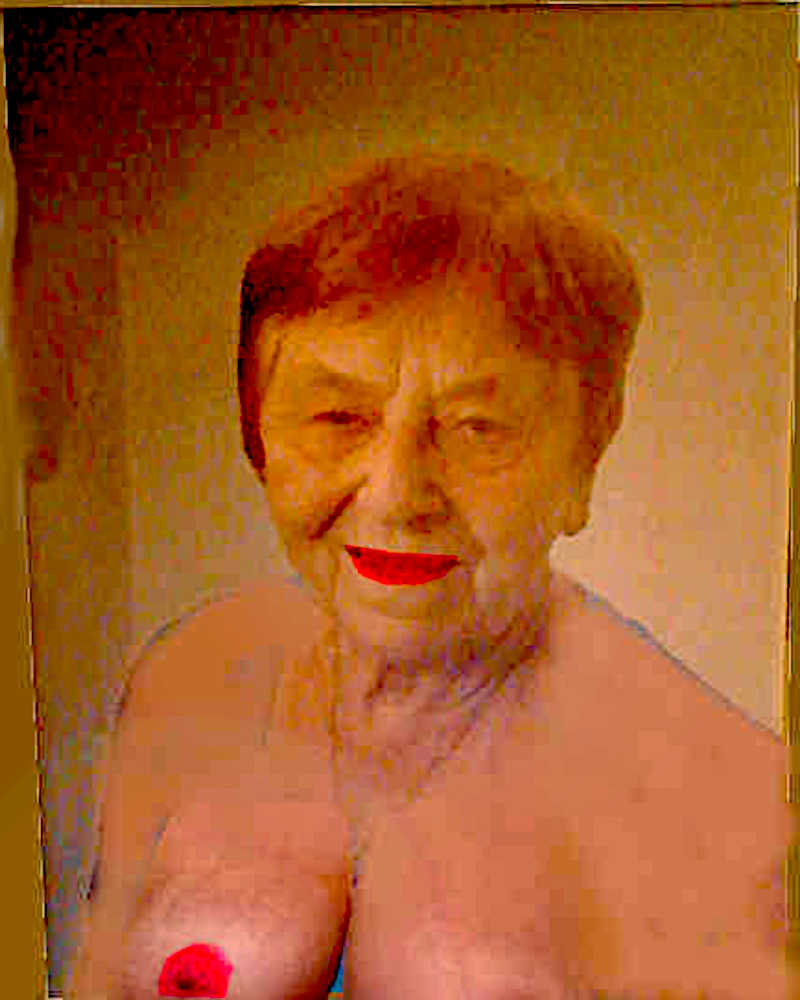 wunderschöne Mama Ruth Hüttner mit sexy Lippen und Titten - in den Mund wichsen!