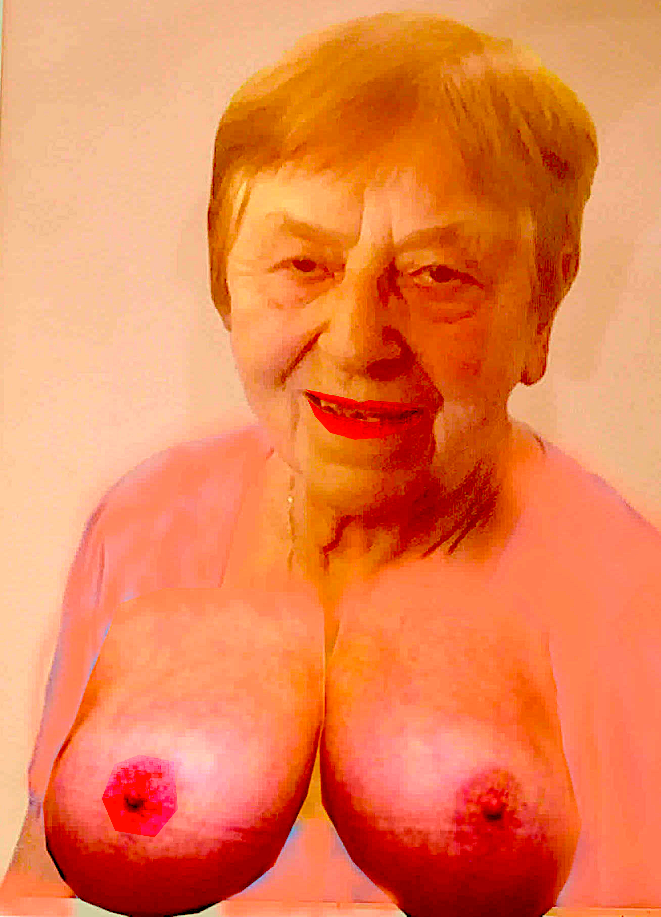 Maik Hüttner: Mama Hure Ruth Hüttner,ich werde heute deinen großen,runden Arsch ficken!!
