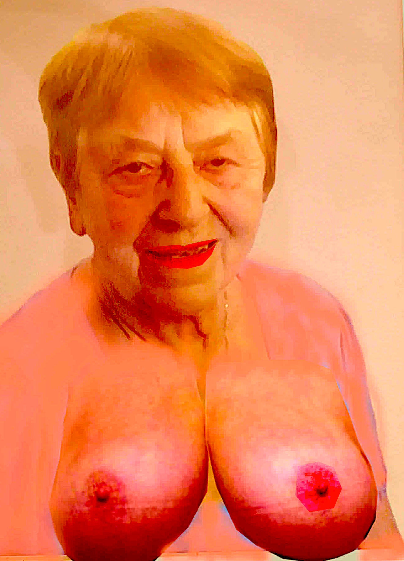 Maik Hüttner: geile Mama Ruth Hüttner-bitte zieh meine Vorhaut zurück und Küsse meine Eichel!!!