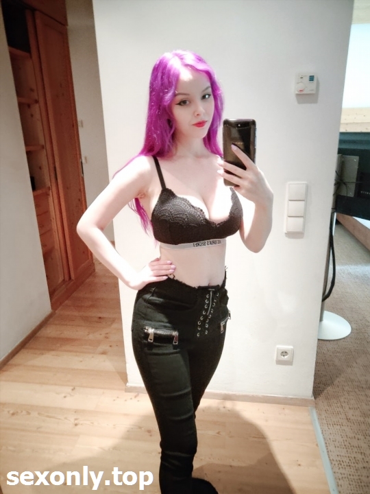Waifu Willow EmilyCarter leila 1