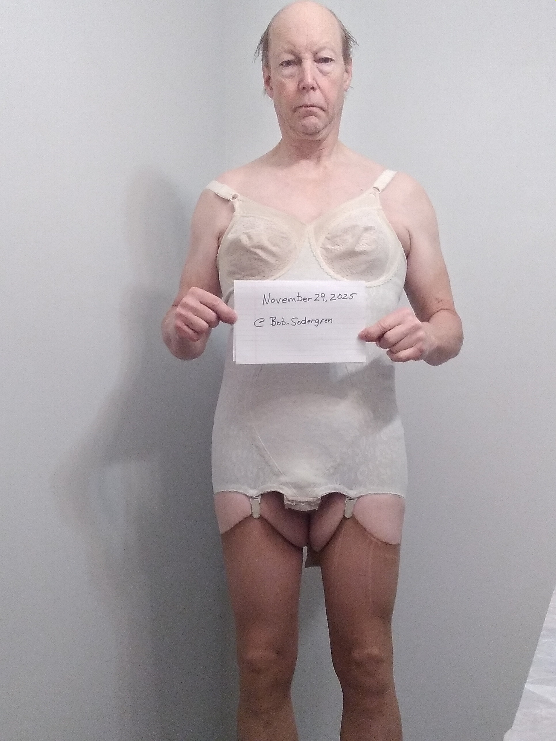 Hello, my name is David Sodergren and I am a Playtex Bra Wearing Tiny Dick Sissy Masturbater 