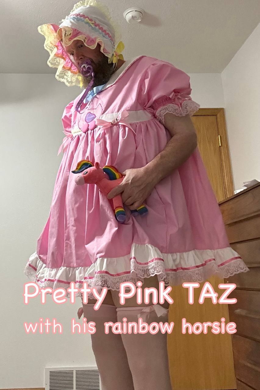 Diaper fag Taz ….loves to get exposed and humiliated …..feel free to laugh at my diaper fag 