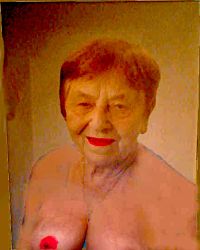 Maik Hüttner's schmutzige Mama Ruth Hüttner mit geilen Titten und Schwanzmund